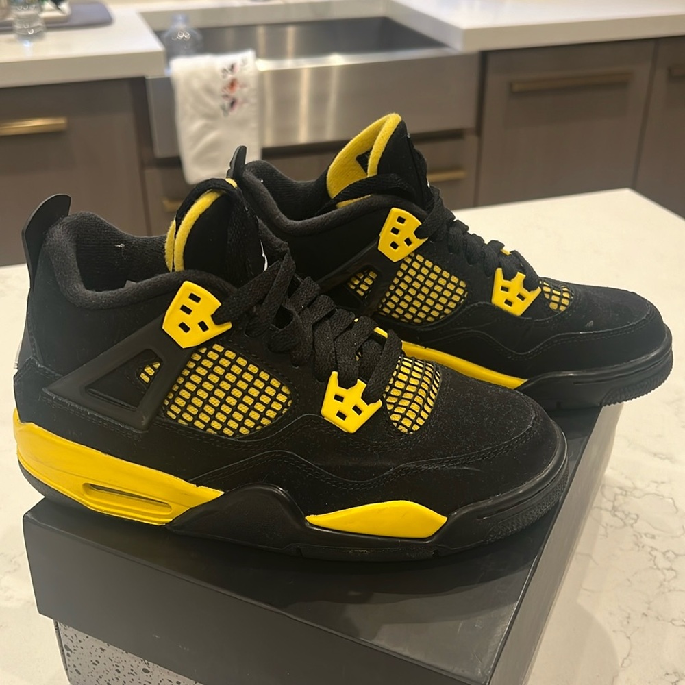 Authentic Air Jordan 4 Retro Thunder Yellow and Black